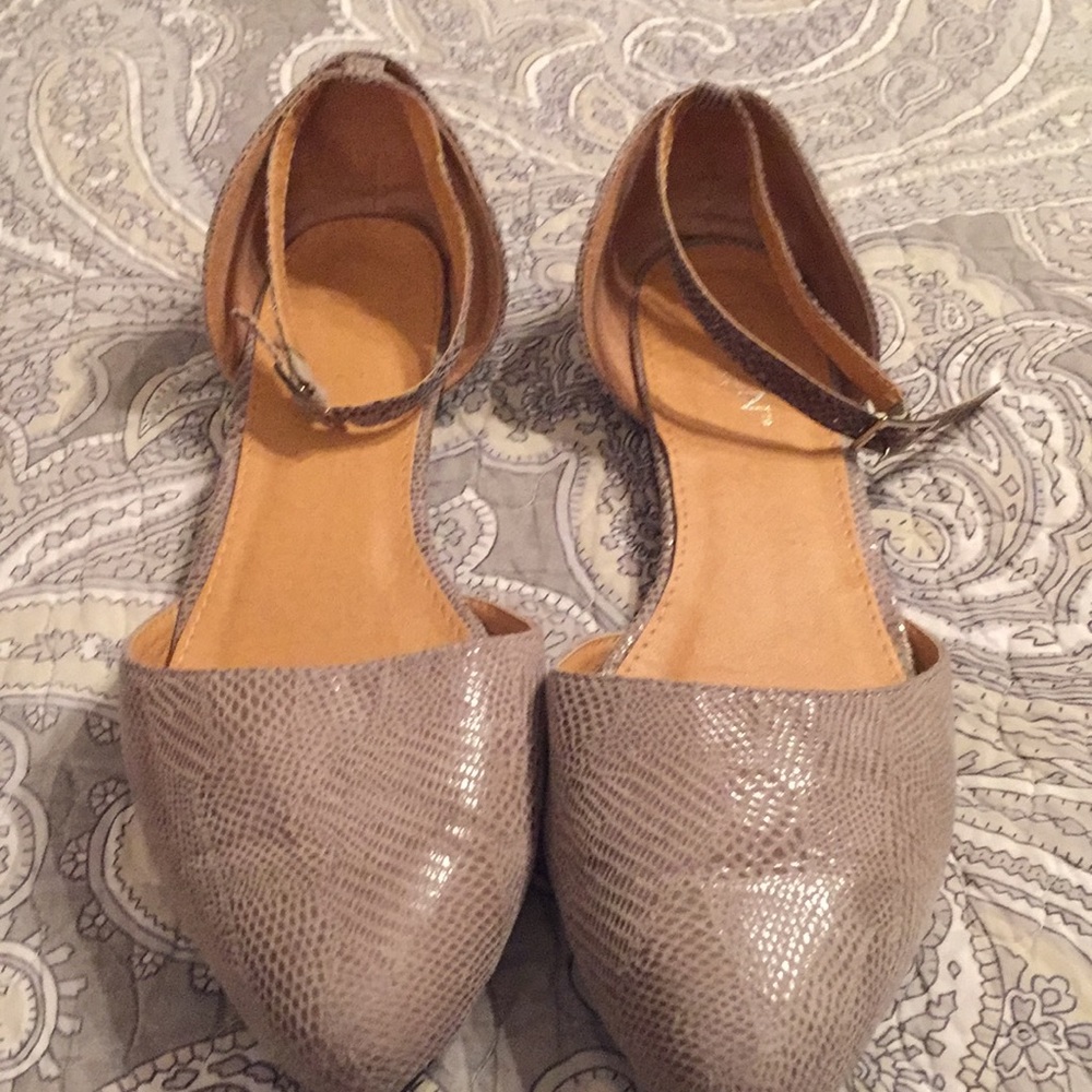 Alexander Leuven snakeskin flats, size 10
